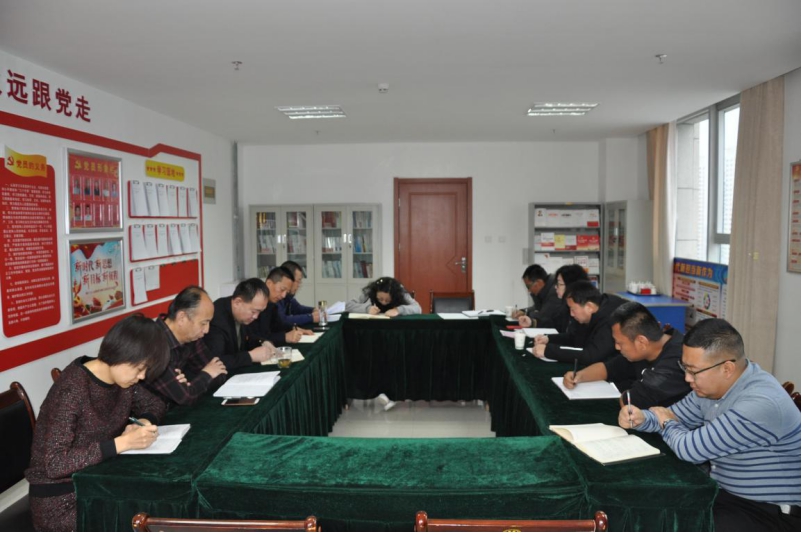 銘記&ldquo;生命線&rdquo;、分清&ldquo;是非線&rdquo; 修筑&ldquo;防腐線&rdquo;、不踩&ldquo;高壓線&rdquo;