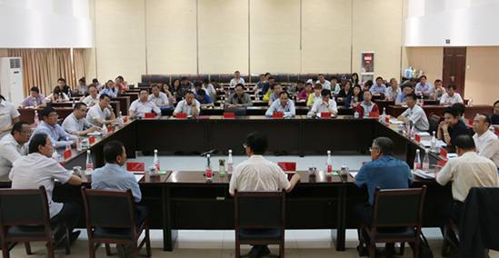 省國(guó)資委黨委副書(shū)記、副主任陳志忠 在青海物產(chǎn)集團(tuán)講專(zhuān)題黨課