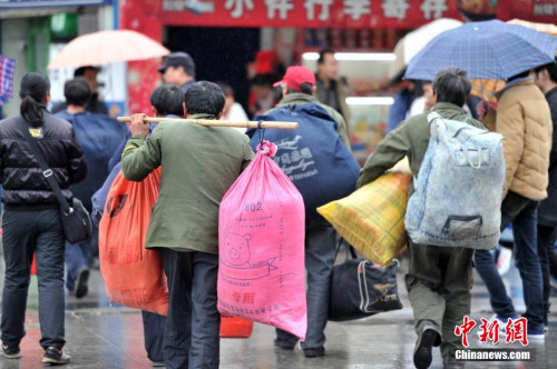 聚焦春節(jié)&ldquo;恐歸族&rdquo;：近鄉(xiāng)情怯，恐懼何來？(圖)